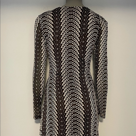 EUC SEXY KENNETH COLE SILK FAUX WRAP V~NECK DRESS - Picture 3 of 9